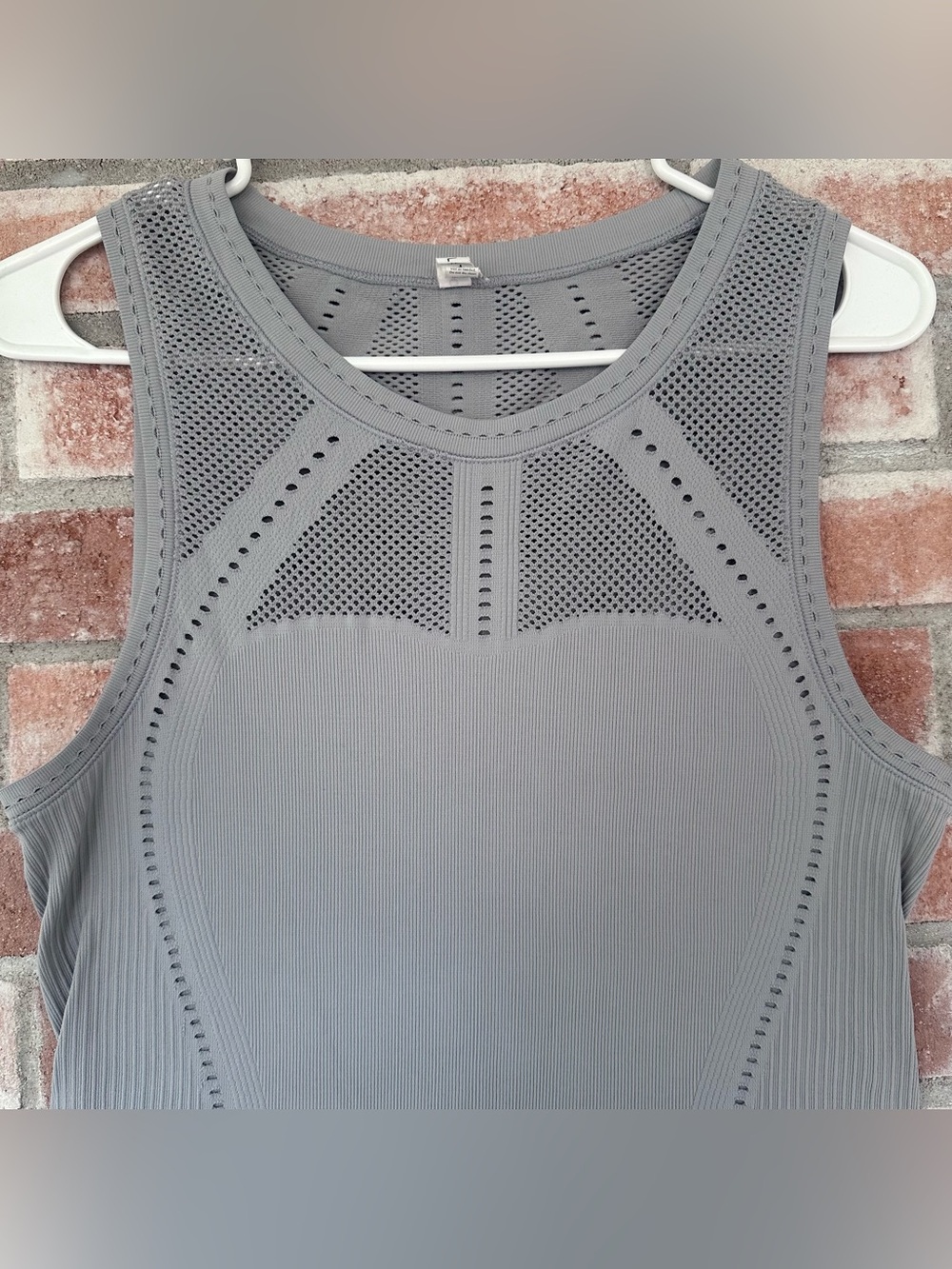 Athleta Gray Tank Top Women’s Medium Fitted Active Running Performance Gym - Picture 3 of 9